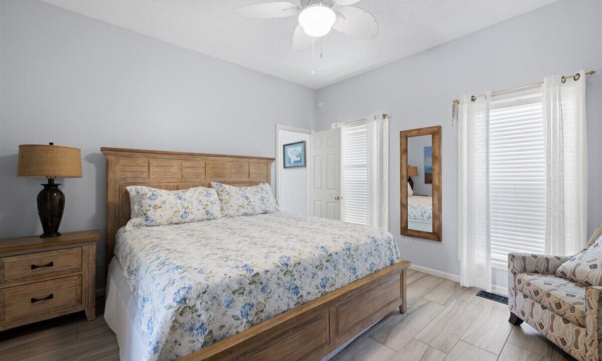Photo of Bedroom in Gulfview Heights
