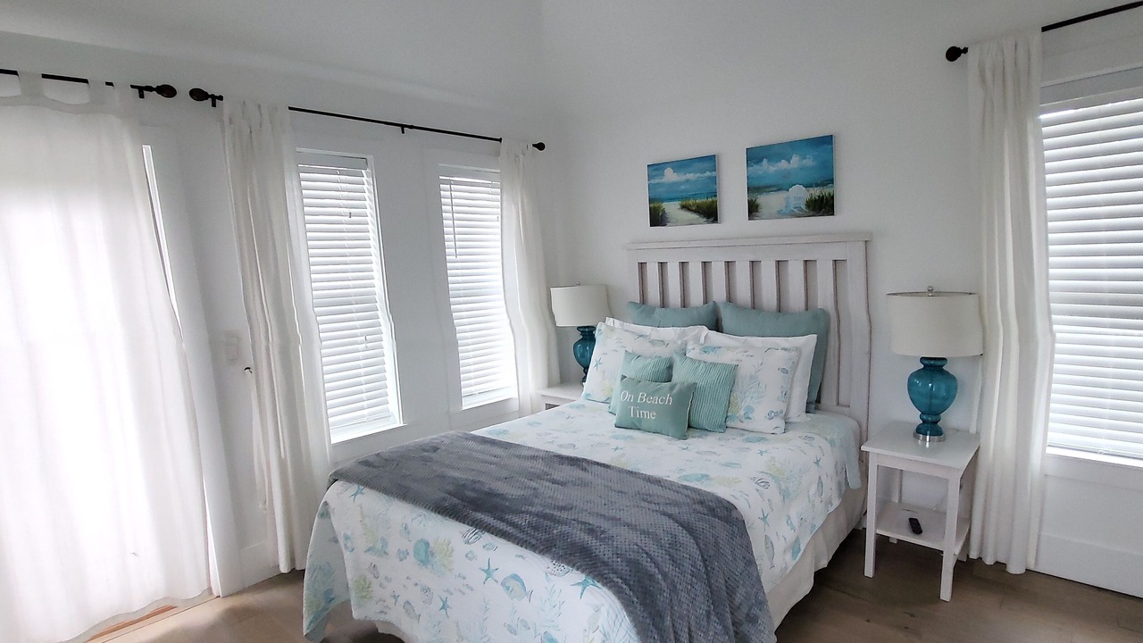Photo of Bedroom in Seacrest Beach