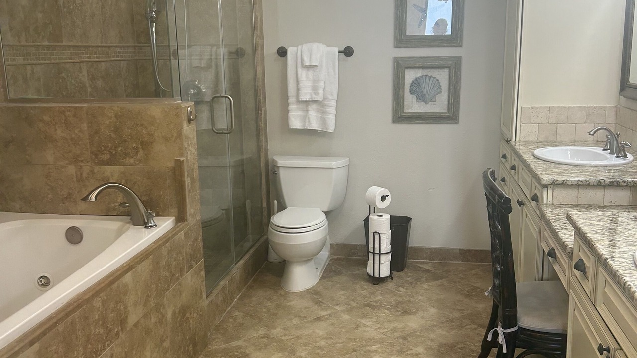 Photo of Bathroom in Holiday Isle