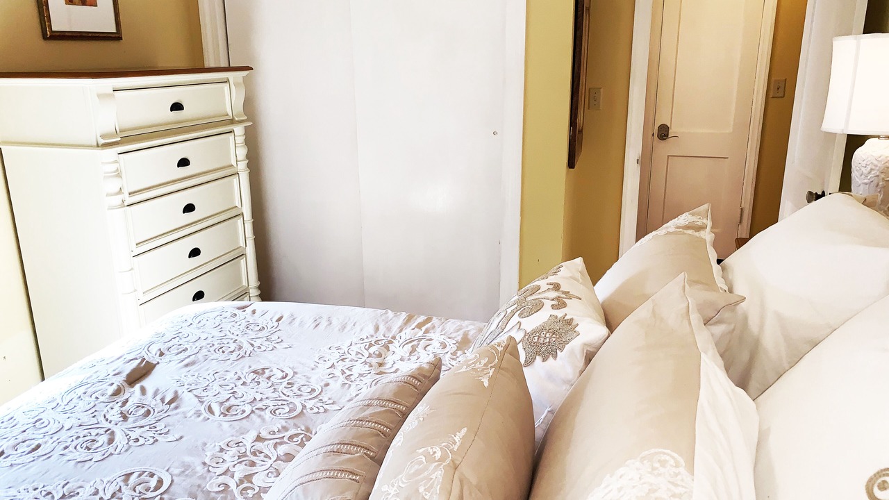 Photo of Bedroom in Historic Hyde Park North