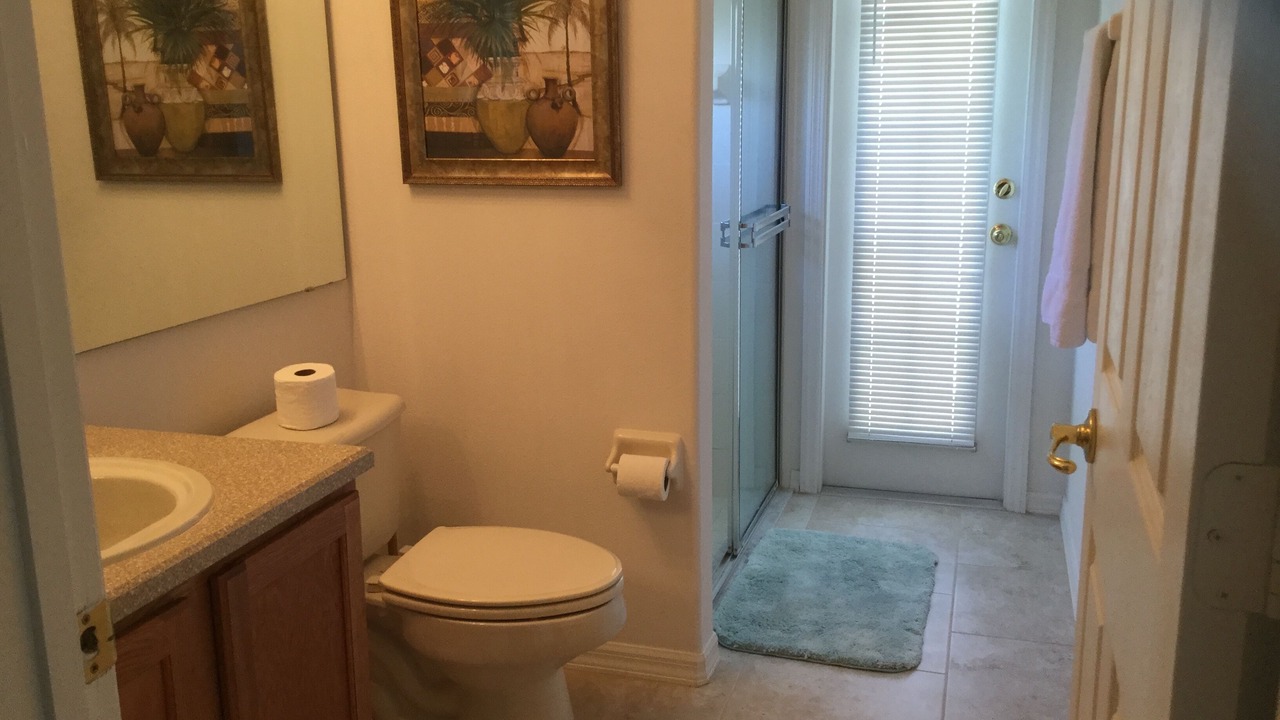 Photo of Bathroom in Orange Tree