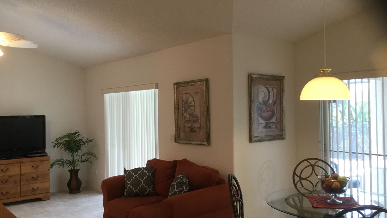Photo of Livingroom in Orange Tree