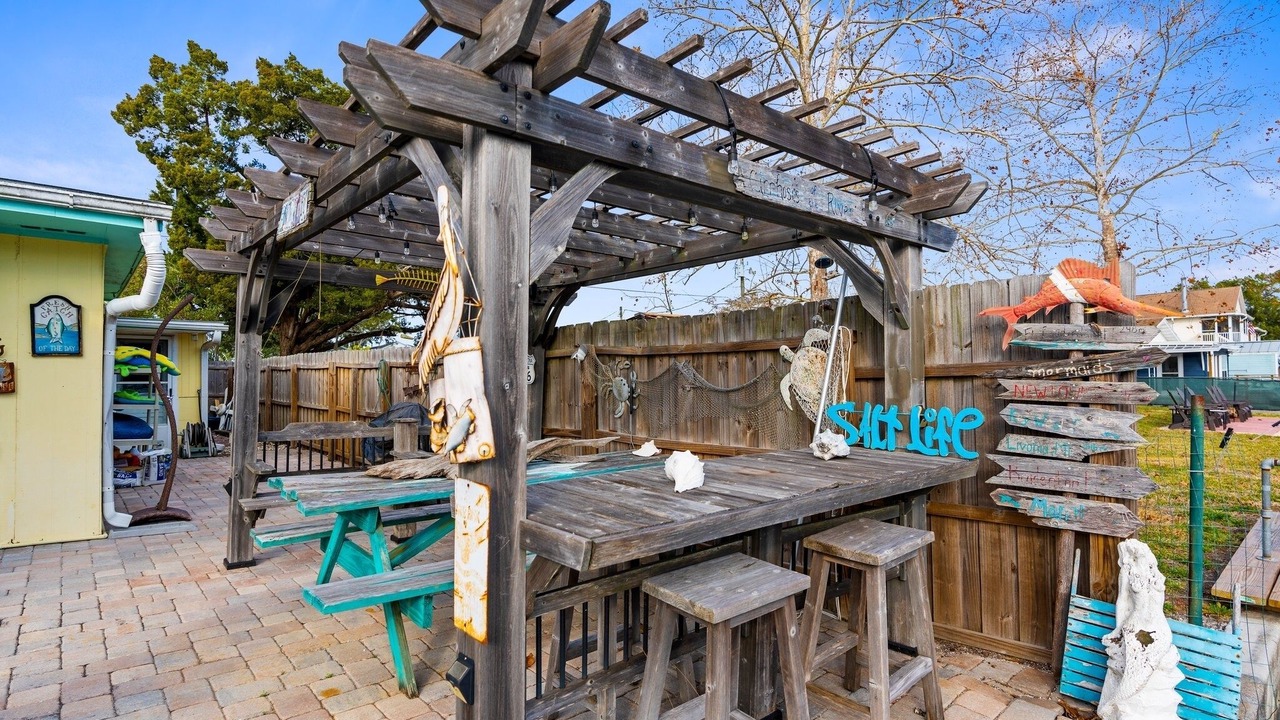 Photo of Outdoor in Weeki Wachee Gardens