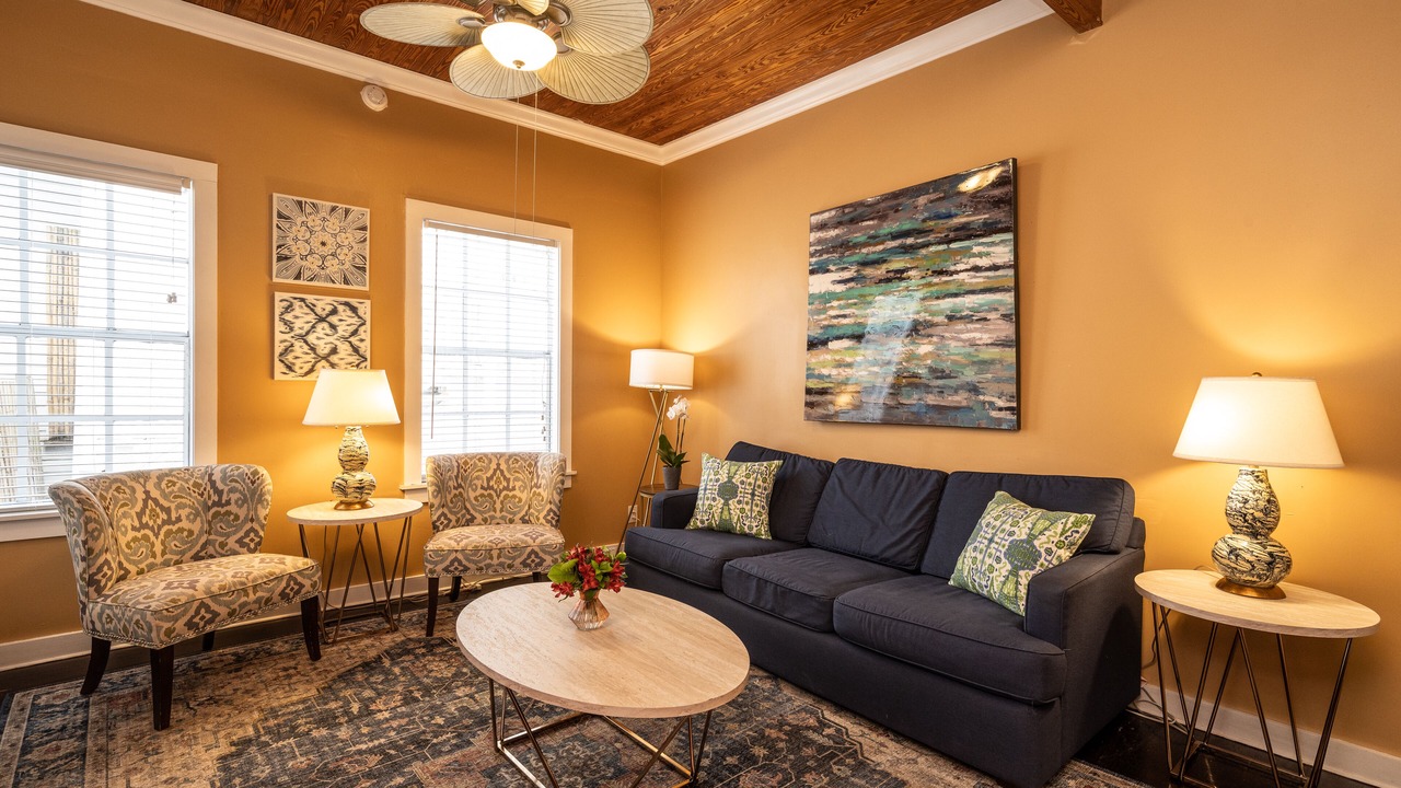 Photo of Livingroom in Historic Seaport