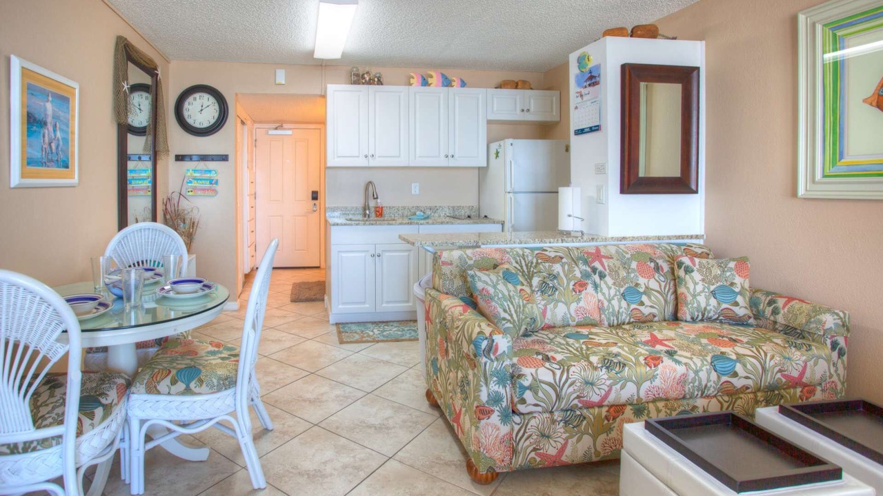 Photo of Livingroom in Treasure Island