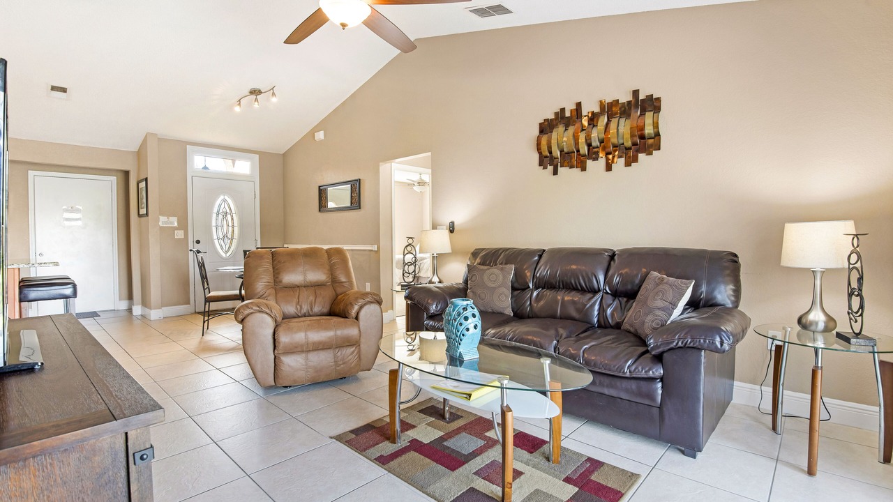 Photo of Livingroom in Eagle Pointe South