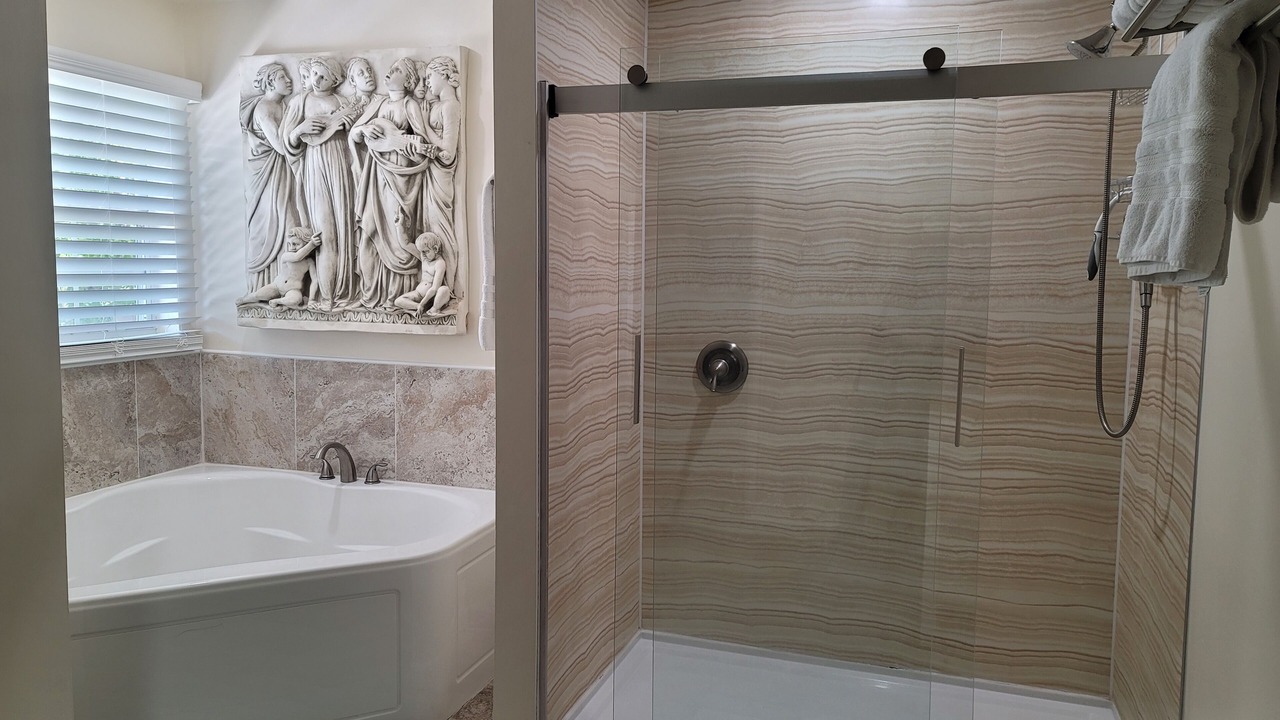 Photo of Bathroom in Marathon