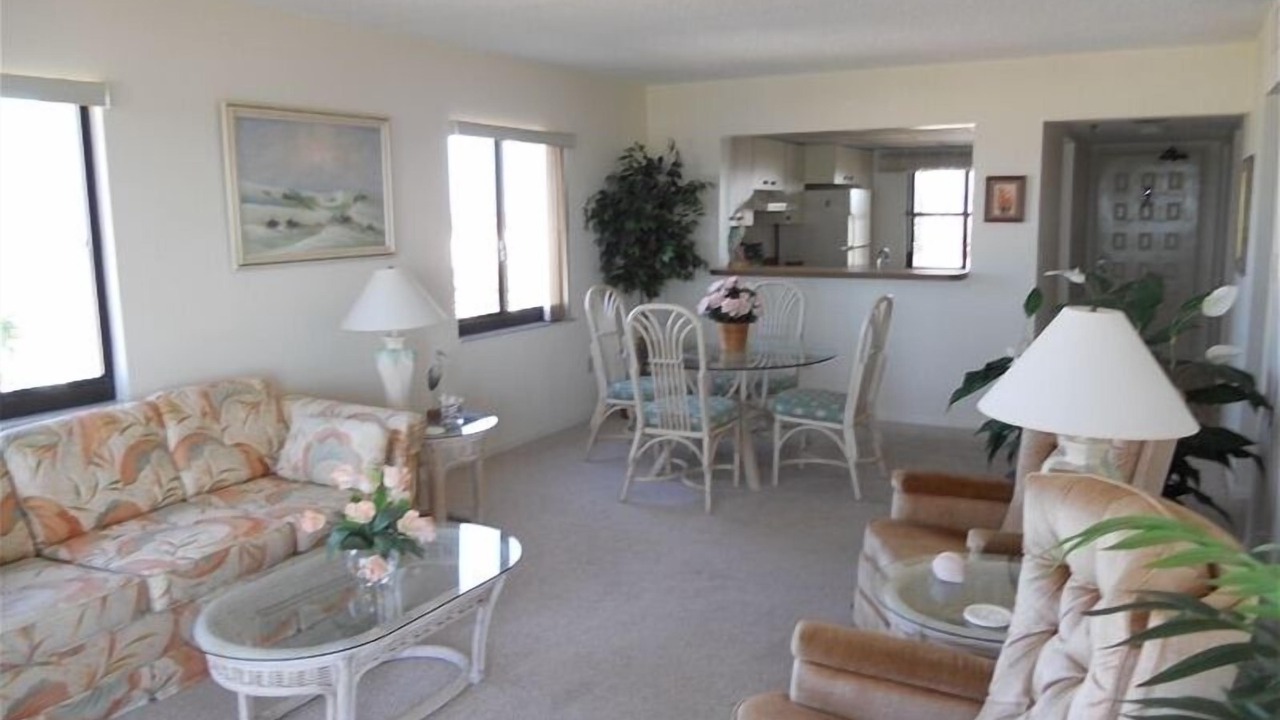 Photo of Livingroom in Madeira Beach