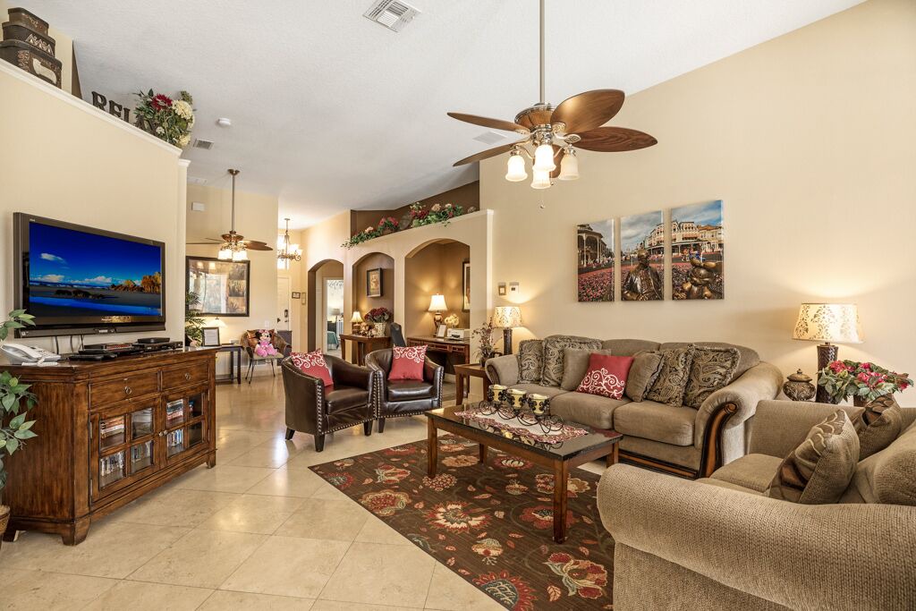 Photo of Livingroom in Windsor Palms