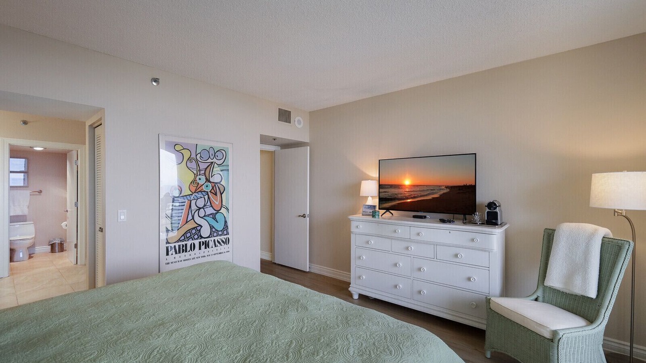 Photo of Bedroom in Longboat Key