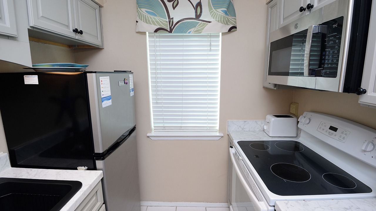 Photo of Kitchen in Biltmore Beach