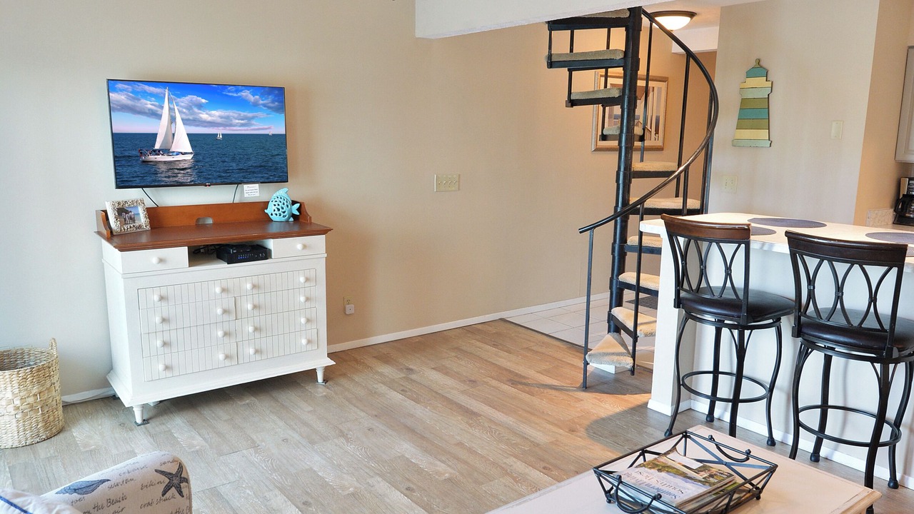 Photo of Livingroom in Biltmore Beach