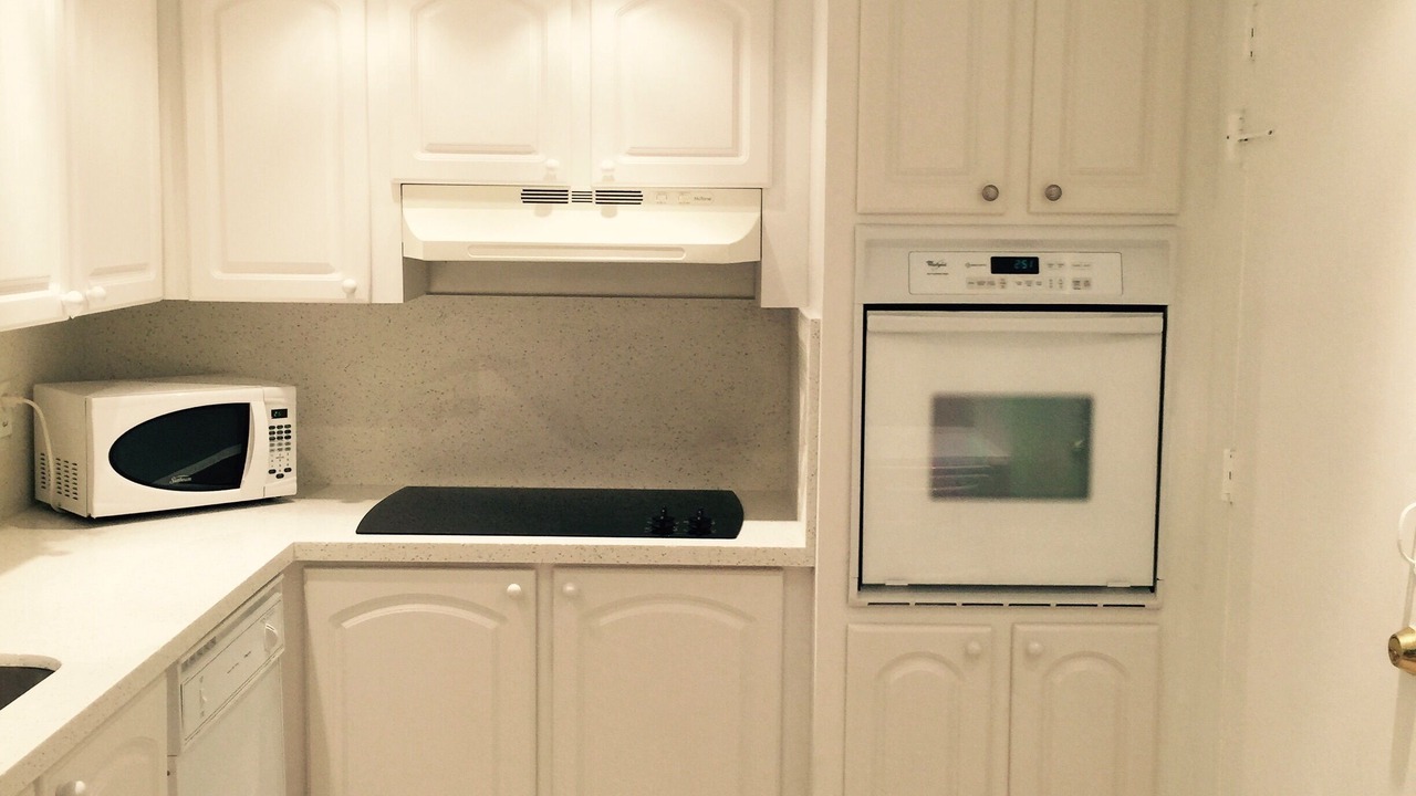 Photo of Kitchen in Hollywood South Central Beach