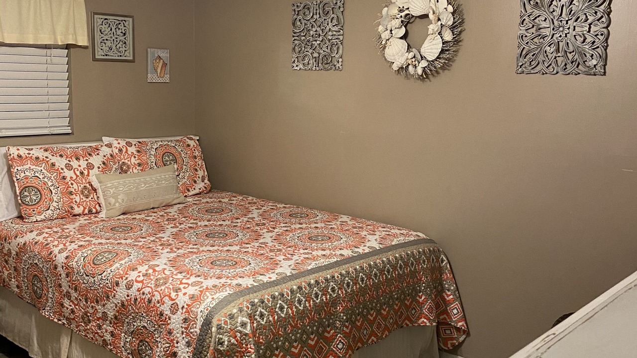 Photo of Bedroom in Biltmore Beach