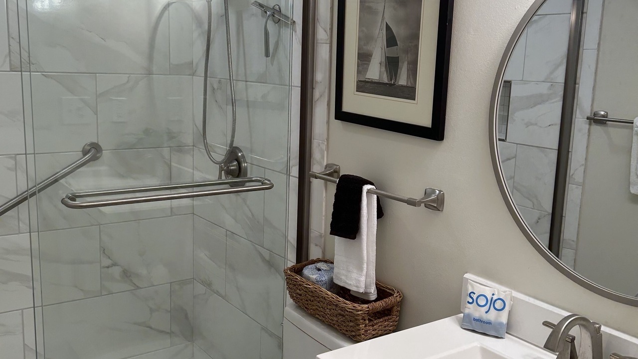 Photo of Bathroom in Holiday Isle