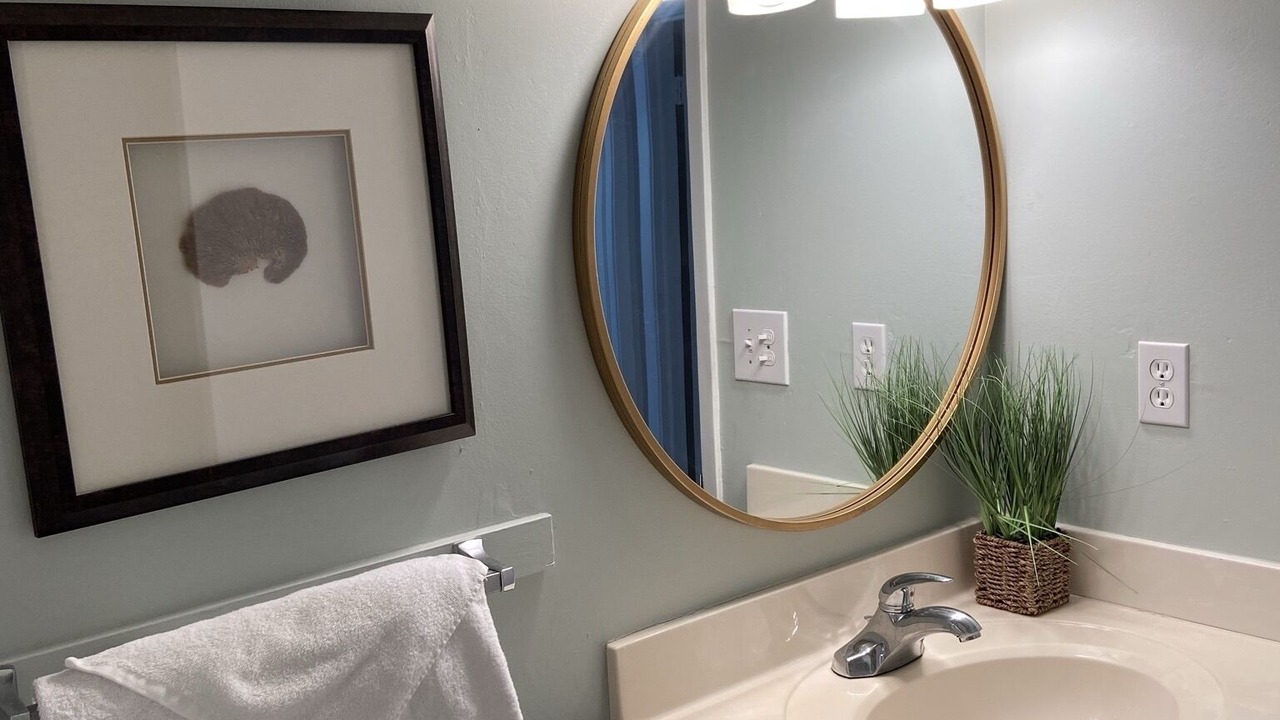 Photo of Bathroom in Holiday Isle
