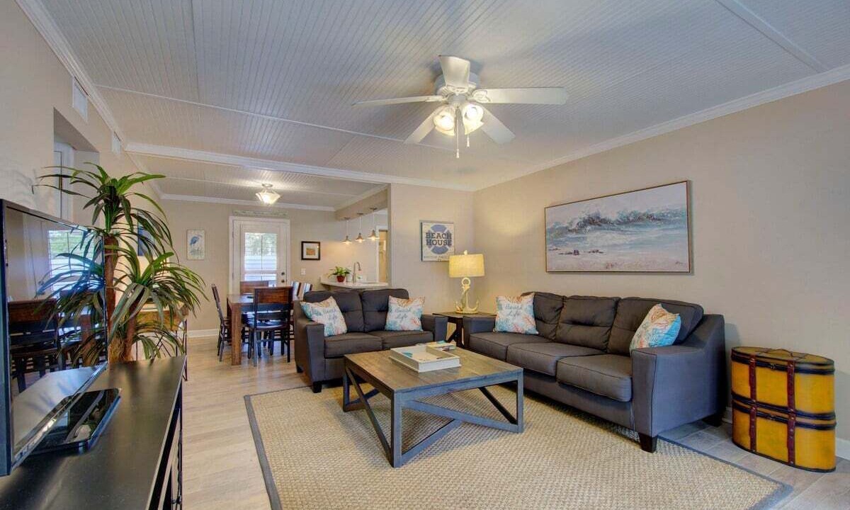 Photo of Livingroom in Saint Simons Island