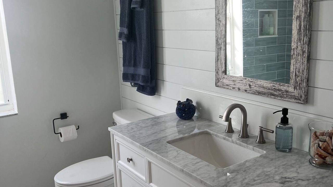 Photo of Bathroom in Alden Pines