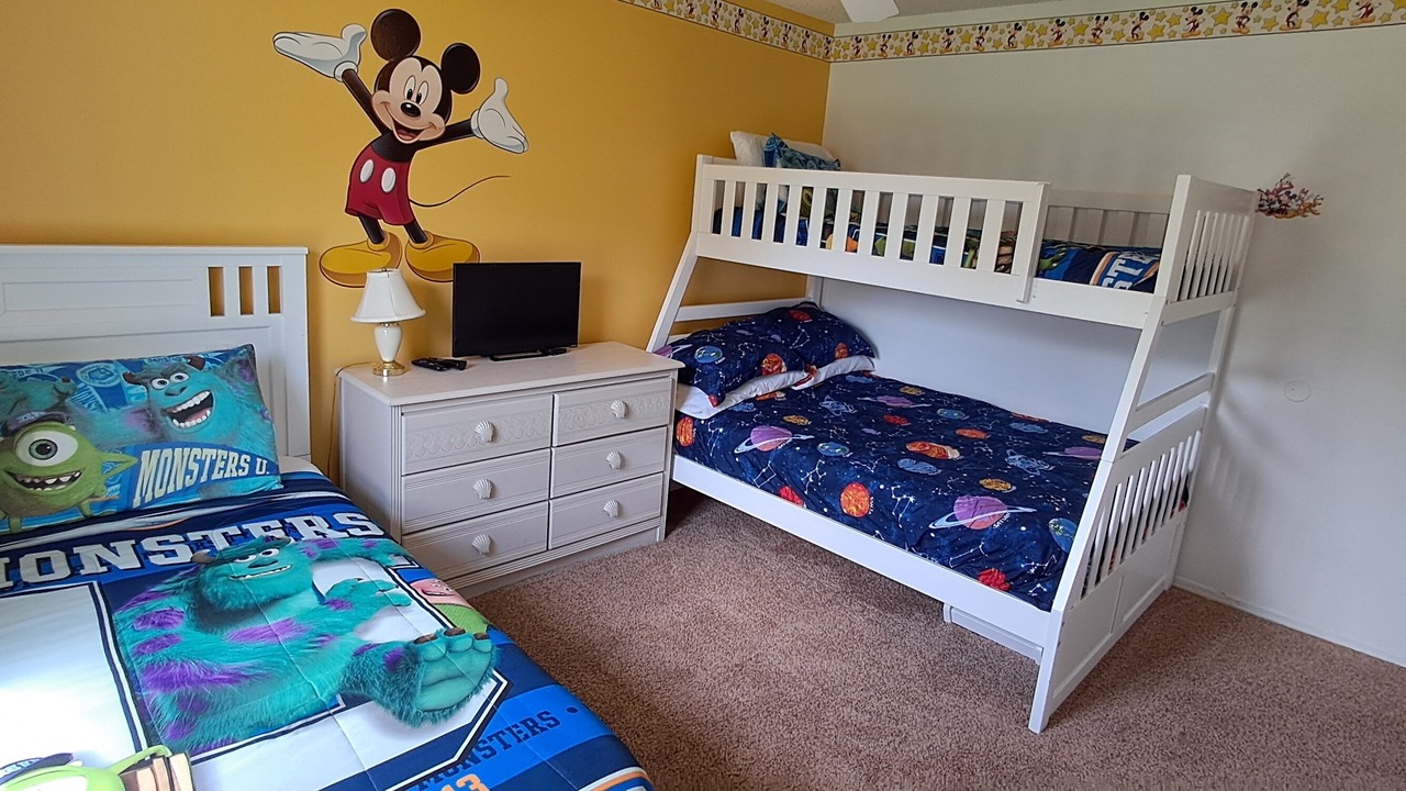 Photo of Bedroom in Windward Cay