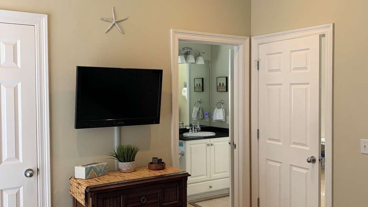 Photo of Bedroom in Biltmore Beach