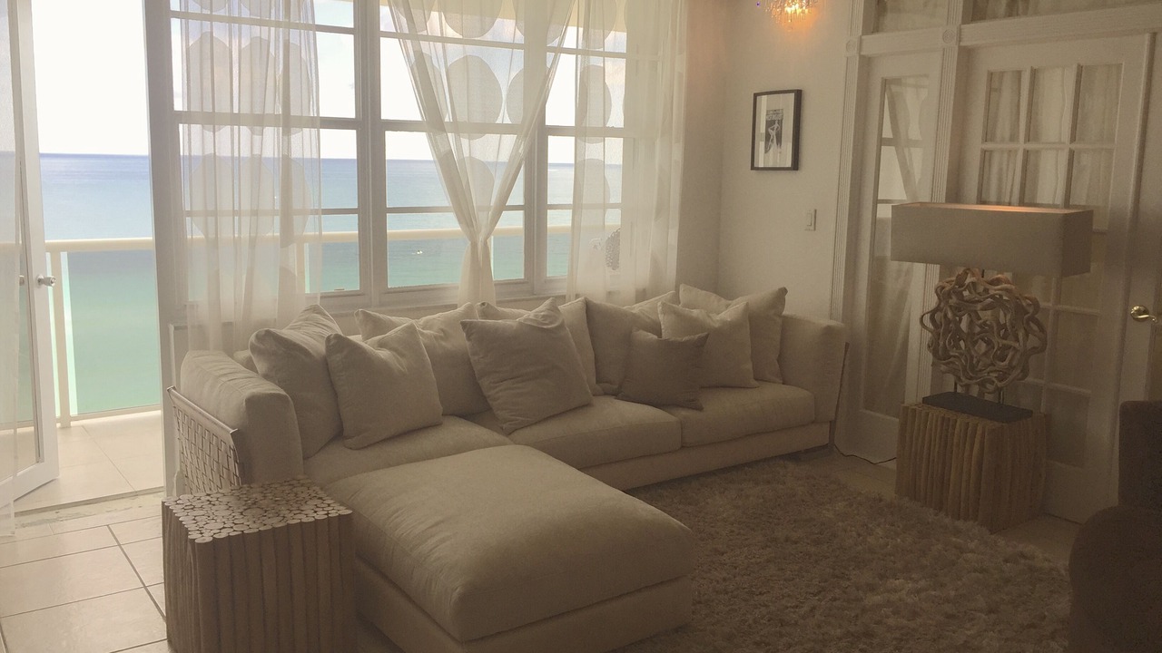 Photo of Livingroom in Hollywood South Central Beach