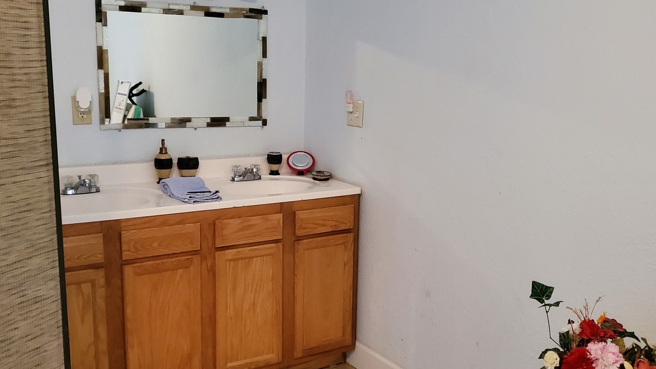 Photo of Bathroom in Uvalda
