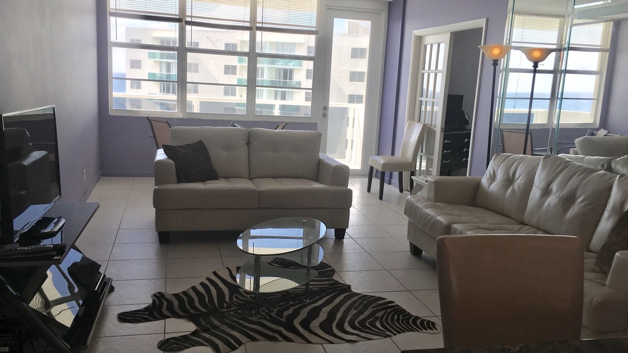 Photo of Livingroom in Hollywood South Central Beach