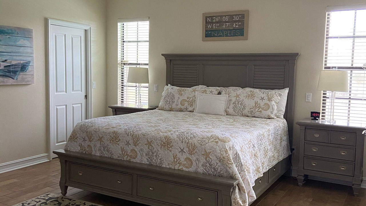 Photo of Bedroom in Naples Park