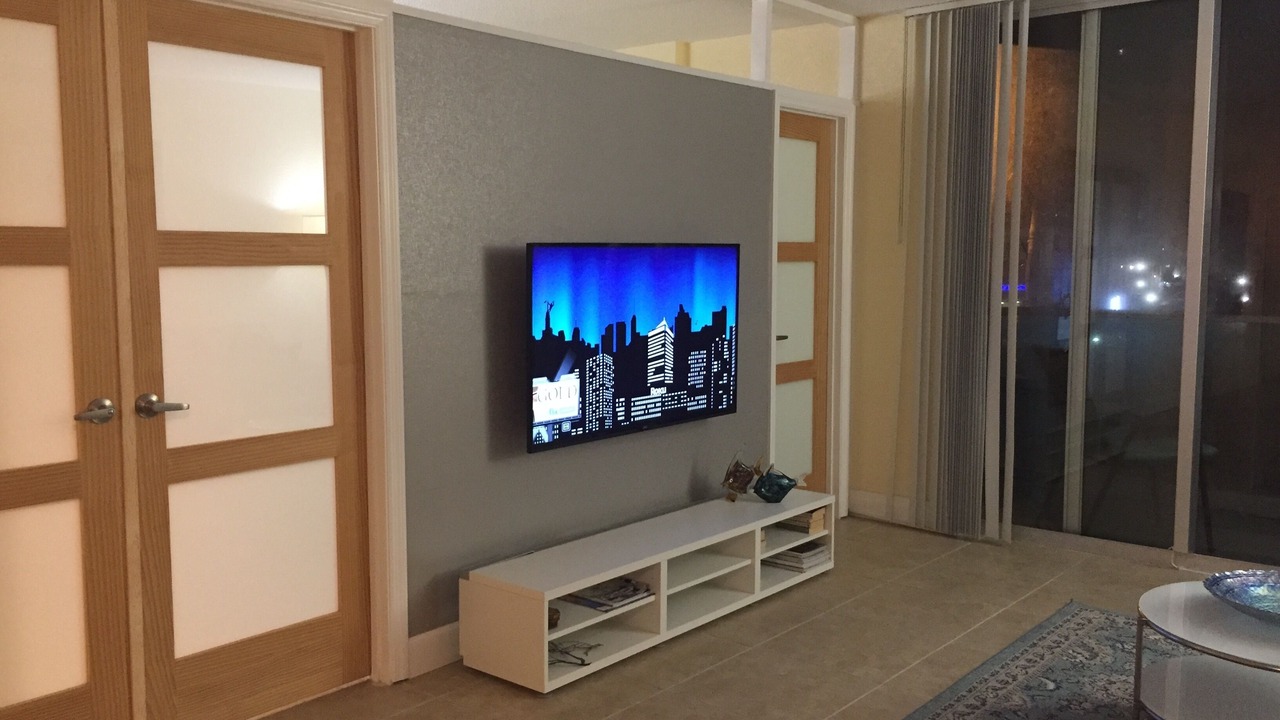 Photo of Livingroom in Hollywood South Central Beach
