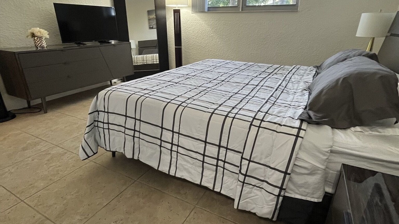 Photo of Bedroom in Hollywood South Central Beach