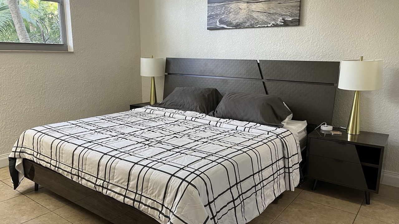 Photo of Bedroom in Hollywood South Central Beach