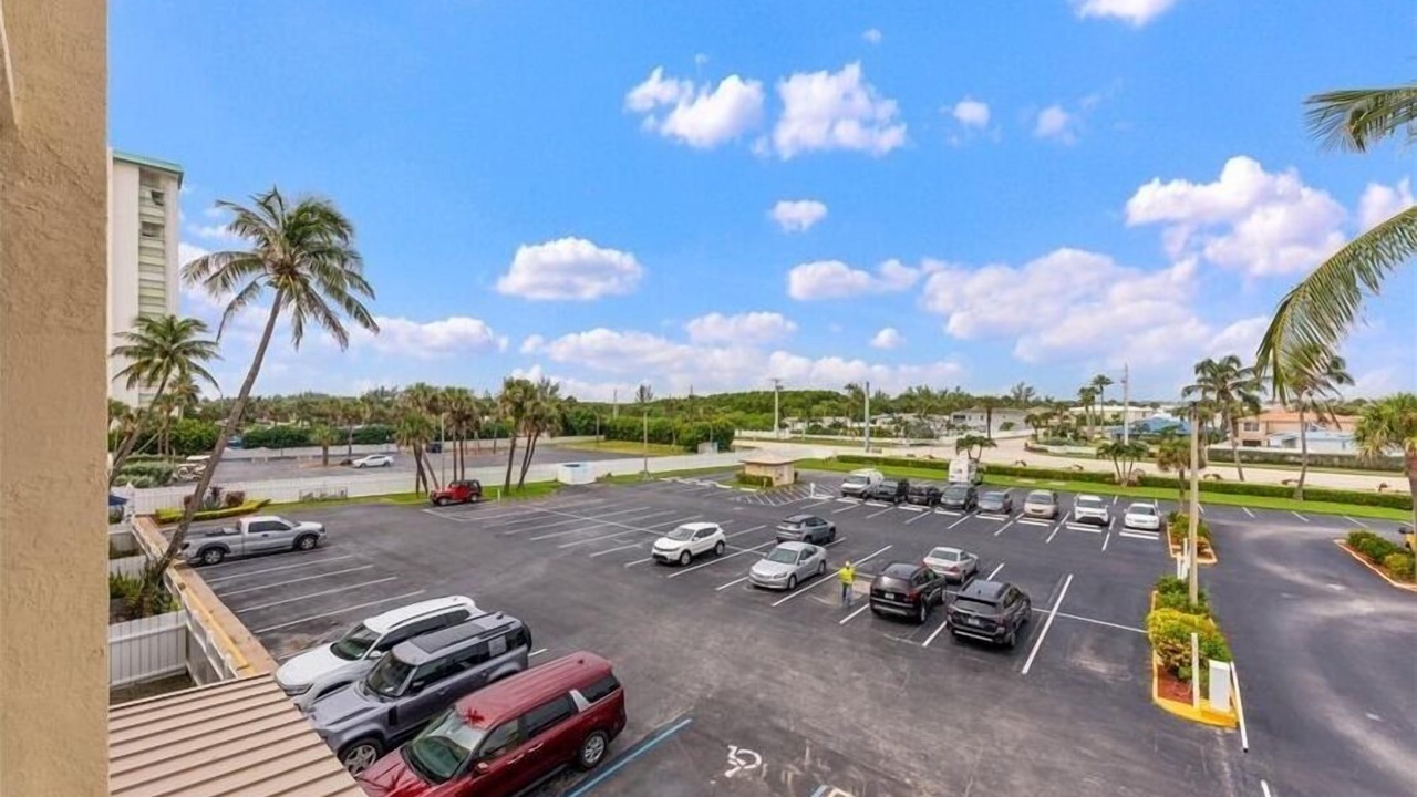 Photo of Others in Hutchinson Island South