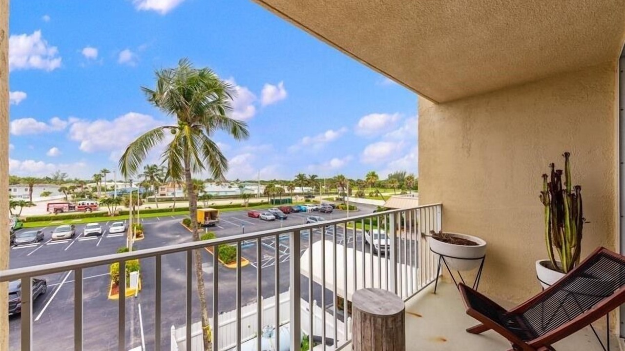 Photo of Patio Balcony in Hutchinson Island South