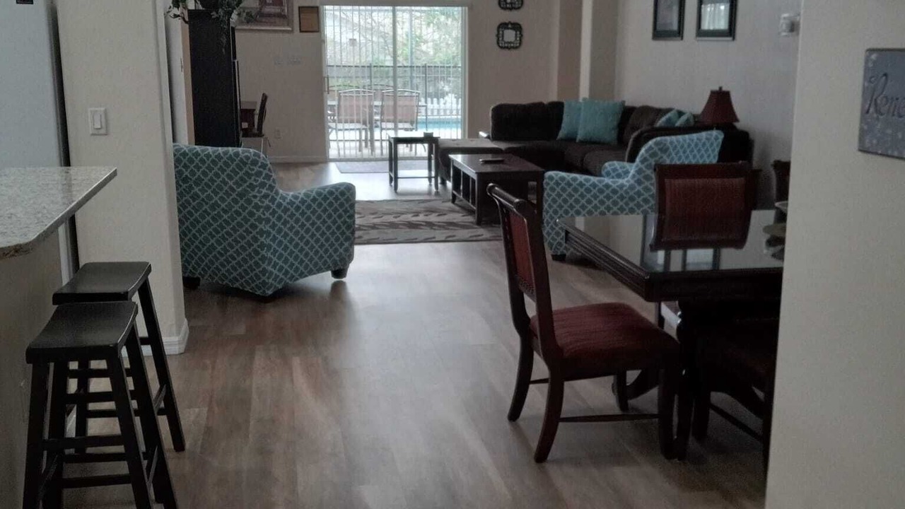 Photo of Livingroom in Orange Tree