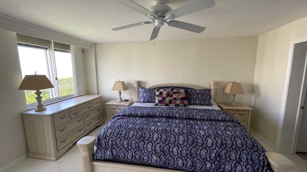 Photo of Bedroom in Vanderbilt Beach