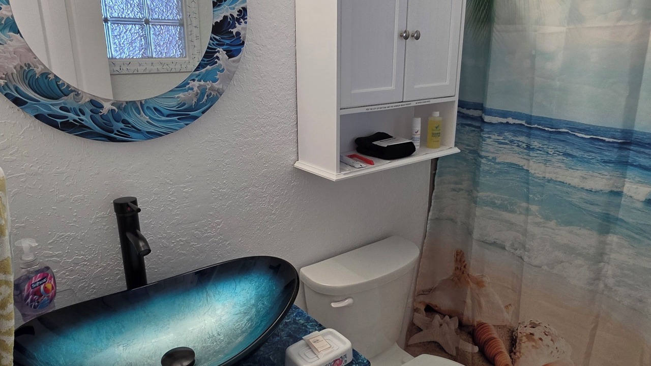 Photo of Bathroom in Lenox Park