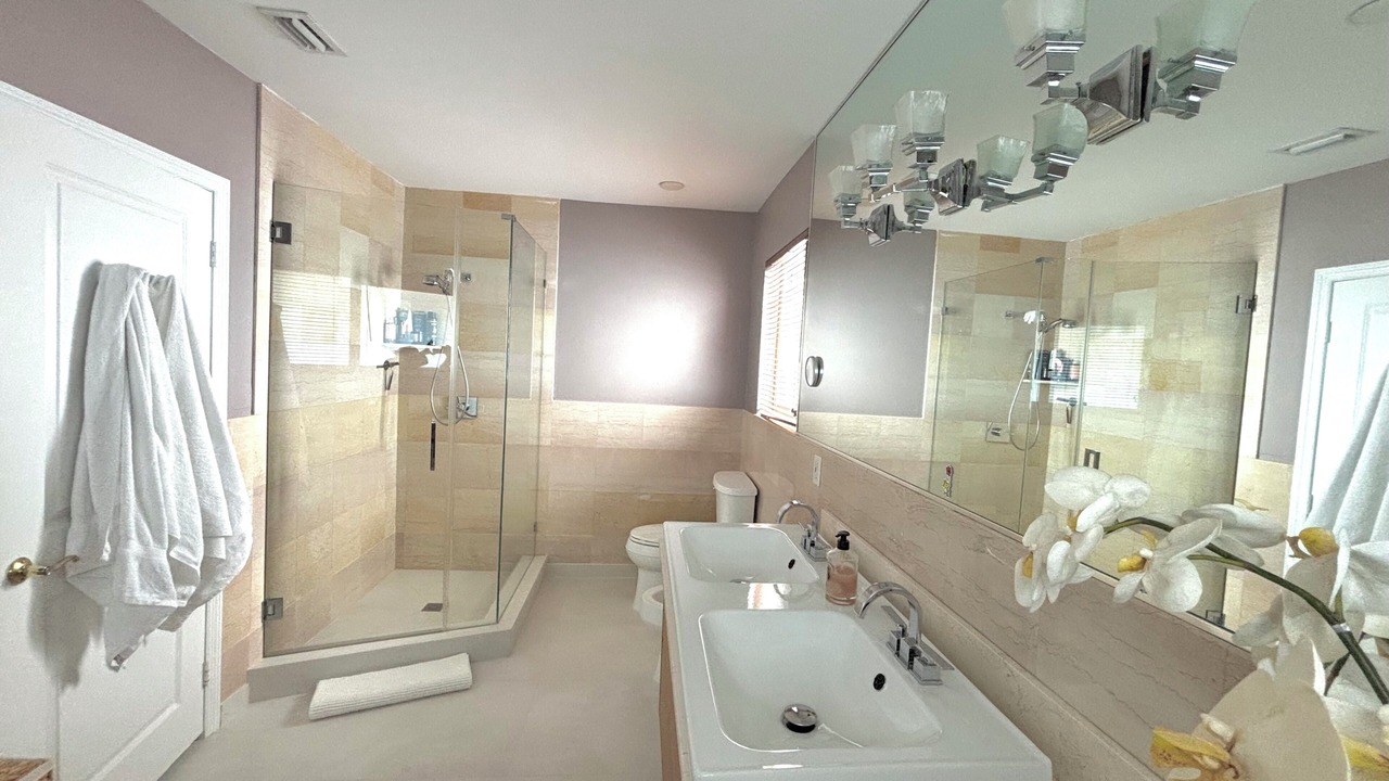 Photo of Bathroom in Key Biscayne