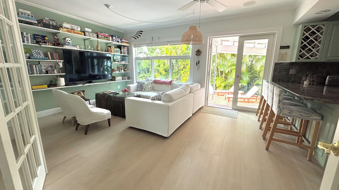 Photo of Livingroom in Key Biscayne