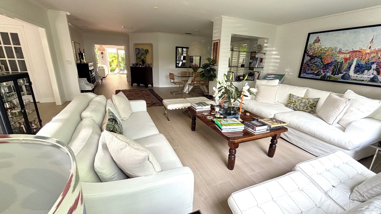 Photo of Livingroom in Key Biscayne