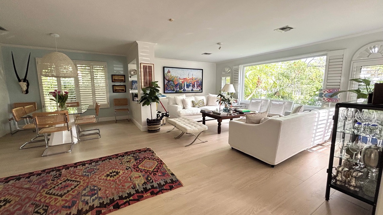 Photo of Livingroom in Key Biscayne