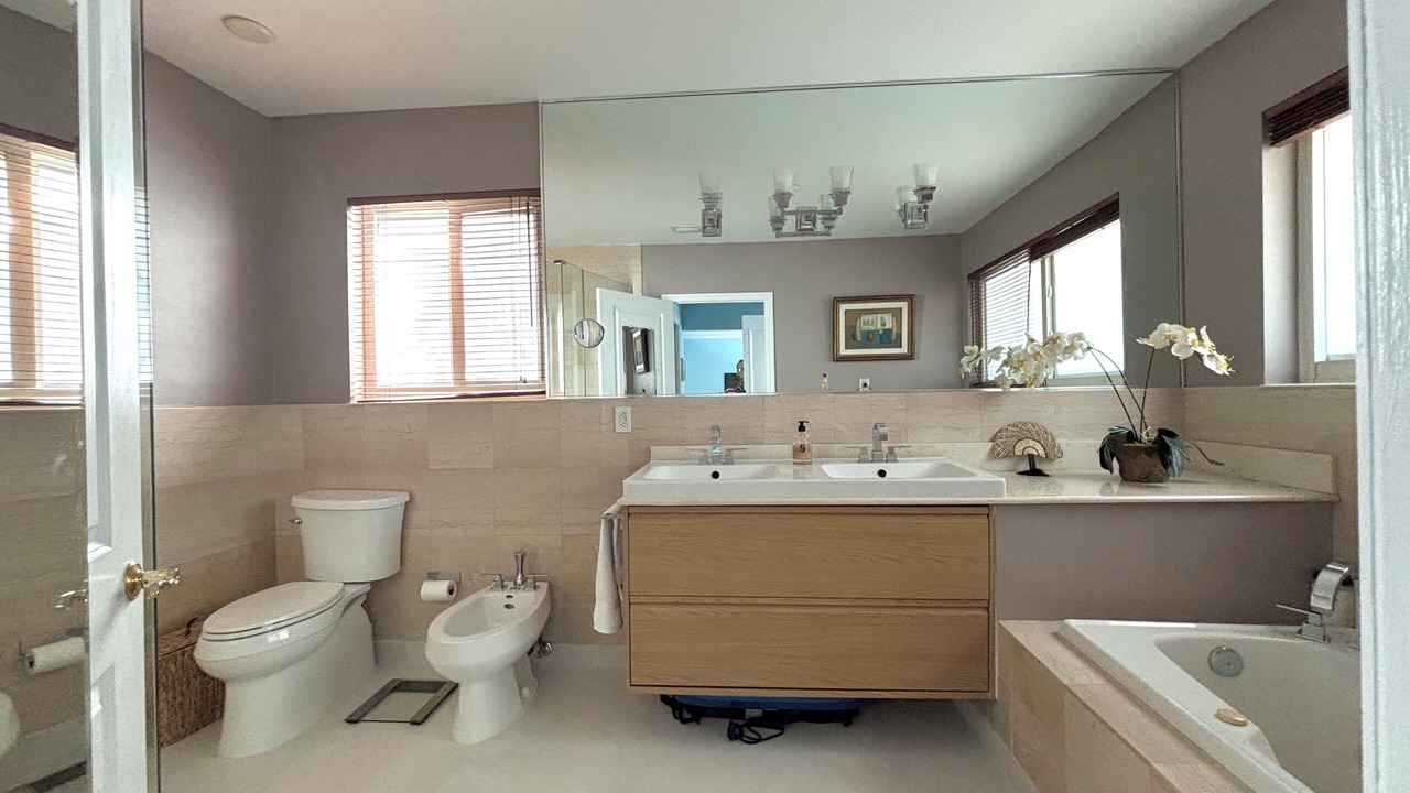 Photo of Bathroom in Key Biscayne
