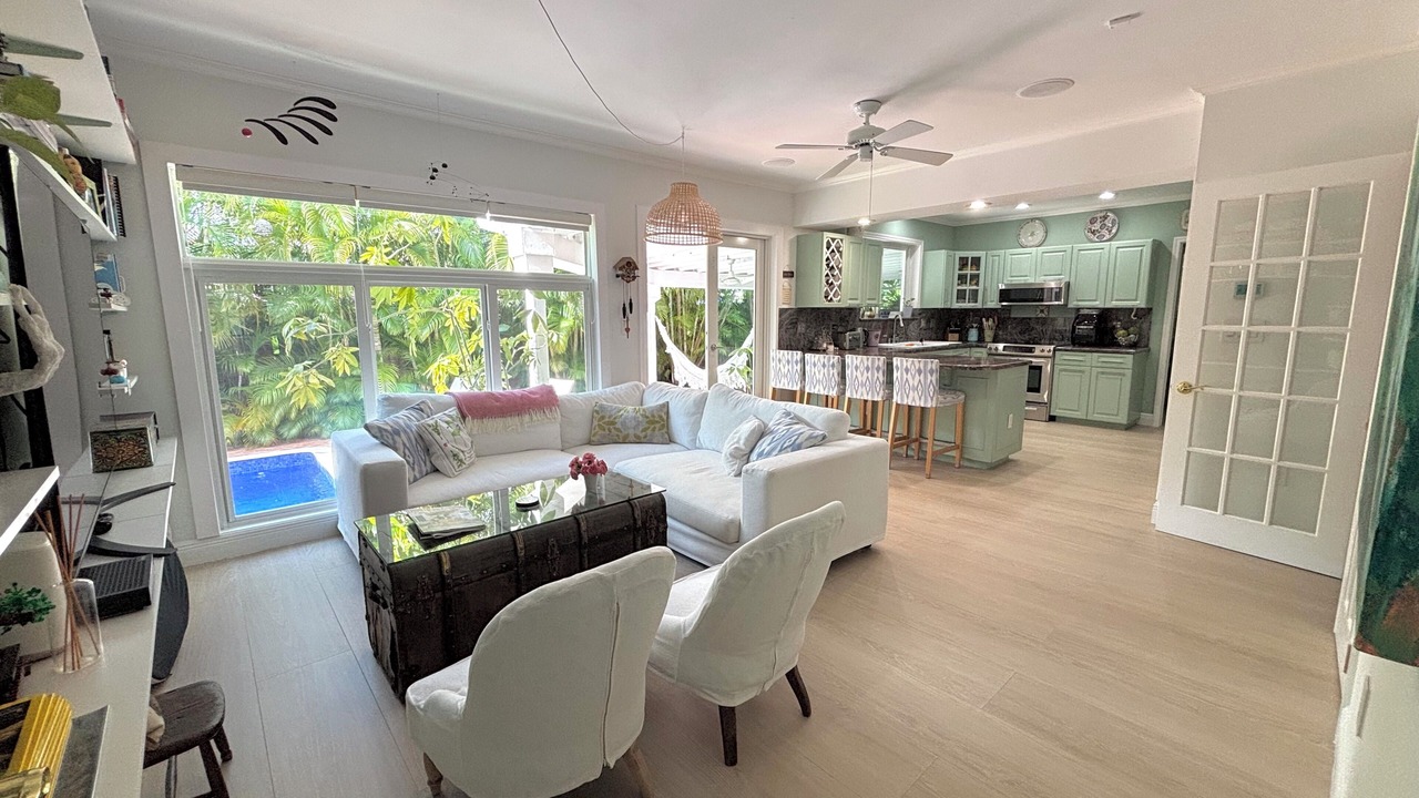 Photo of Livingroom in Key Biscayne