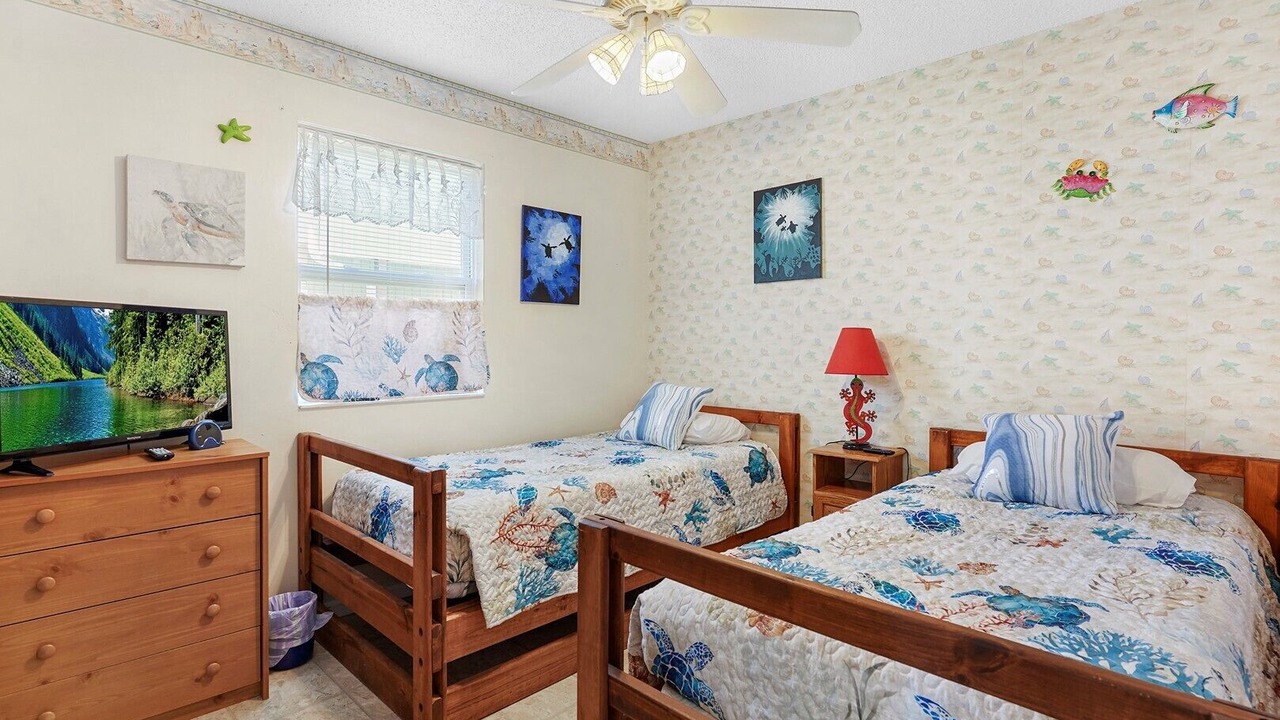 Photo of Bedroom in Surfcrest Village