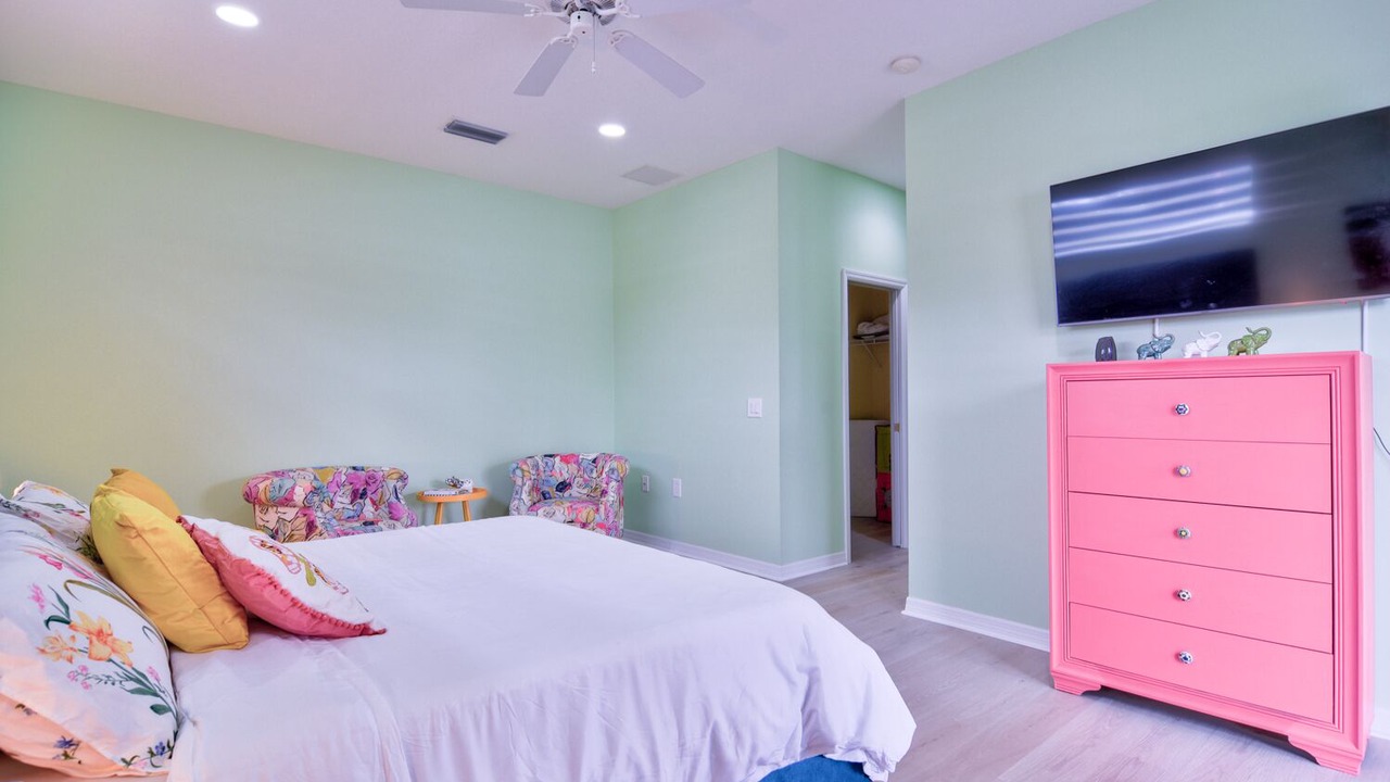 Photo of Bedroom in Lake Sarasota