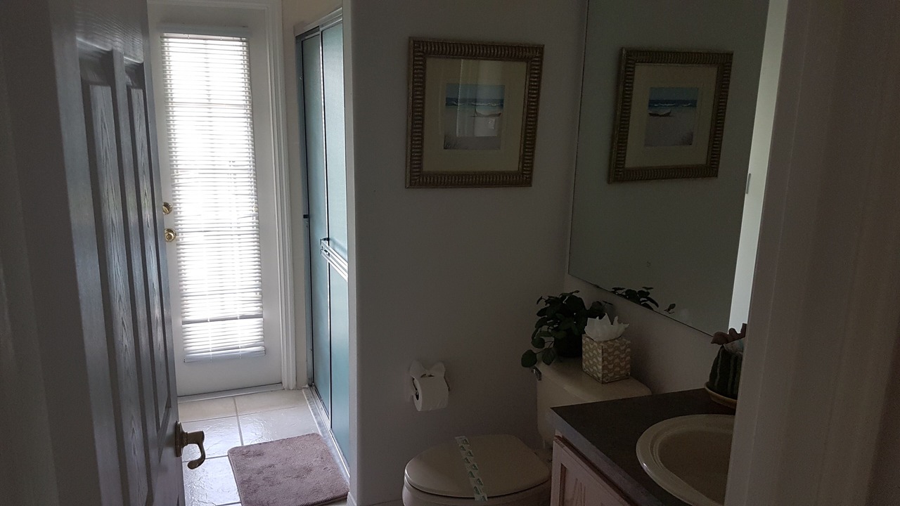 Photo of Bathroom in Orange Tree