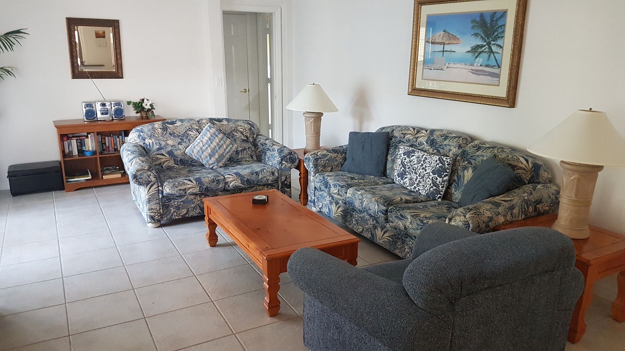 Photo of Livingroom in Orange Tree