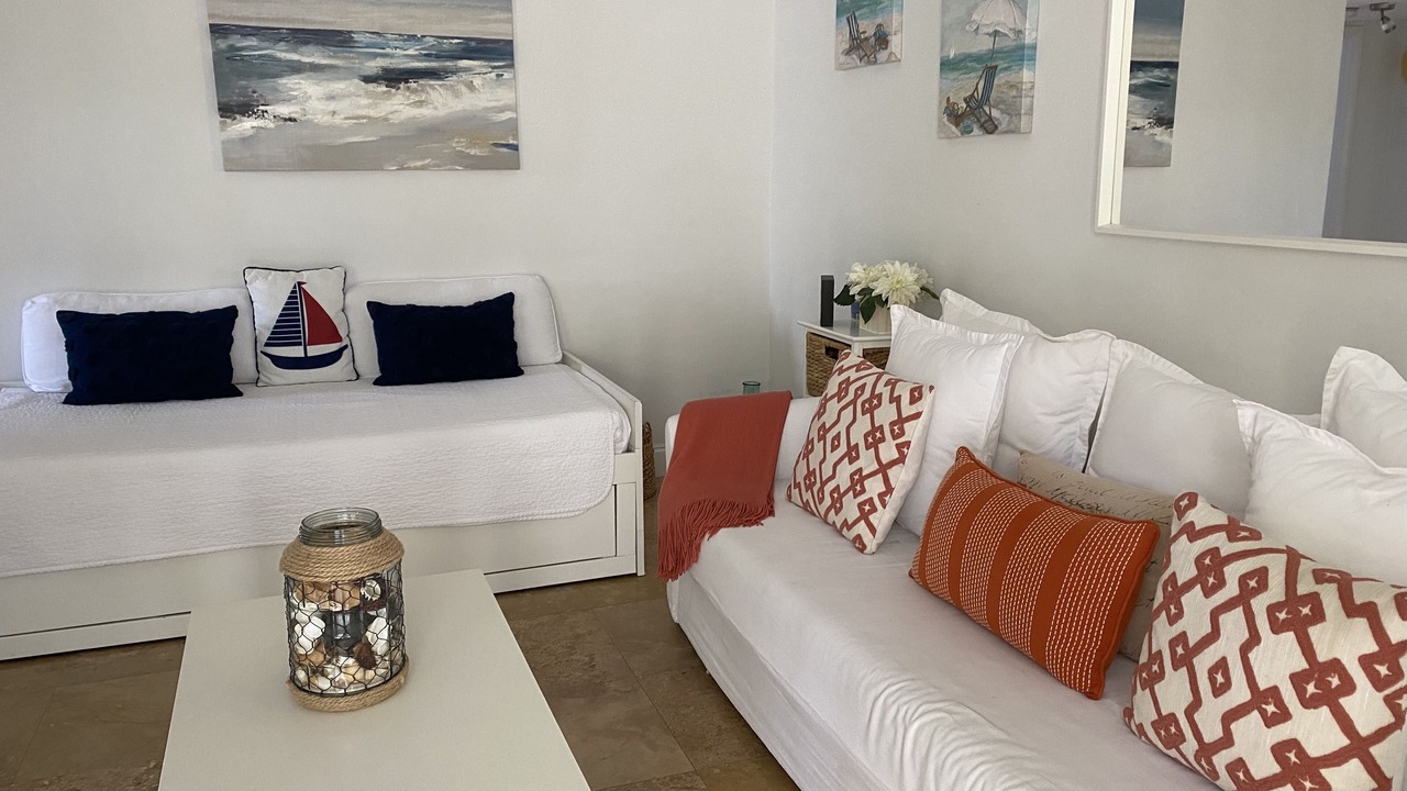 Photo of Livingroom in Key Biscayne