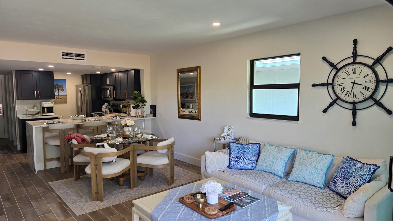 Photo of Livingroom in Park Shore