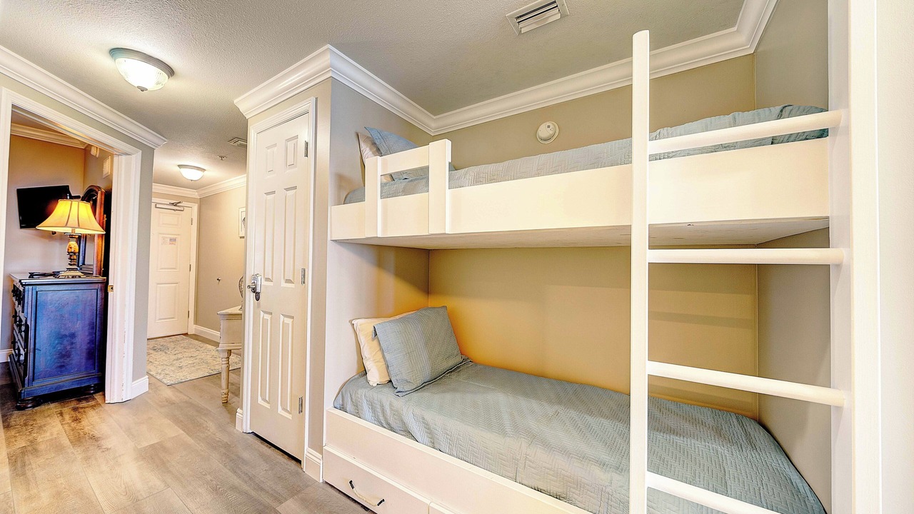 Photo of Bedroom in Biltmore Beach