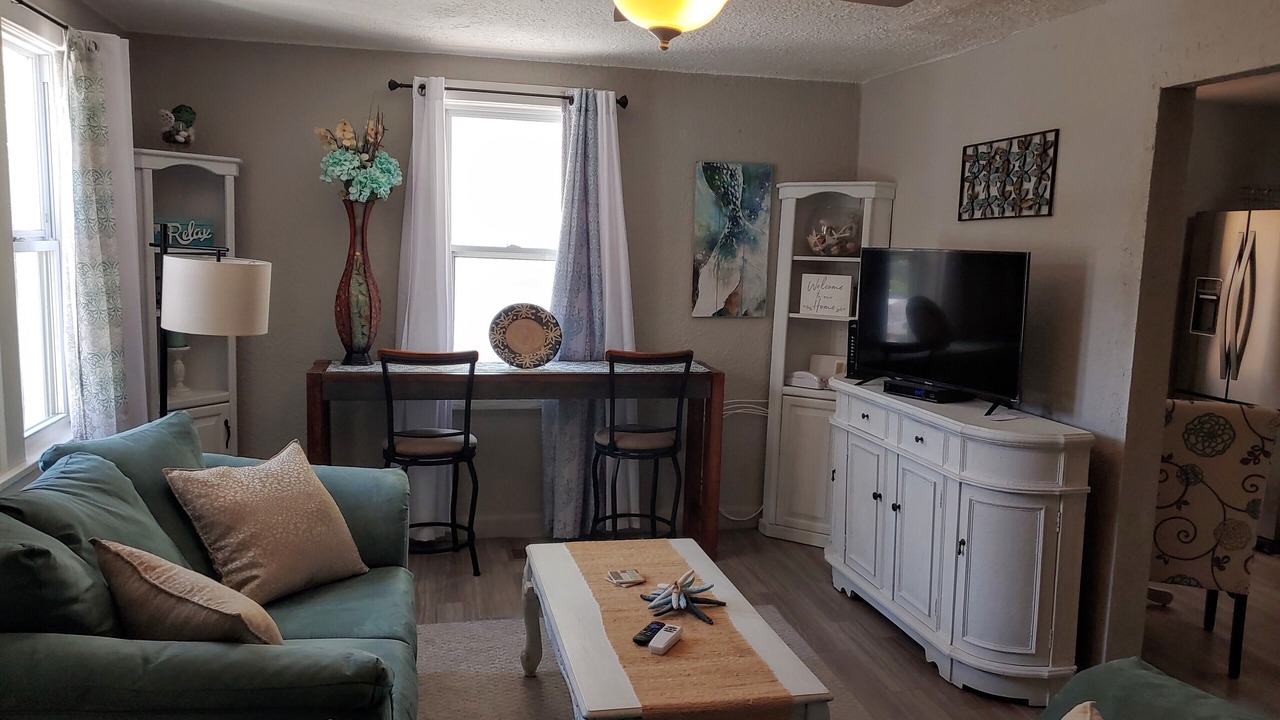 Photo of Livingroom in Historic Uptown